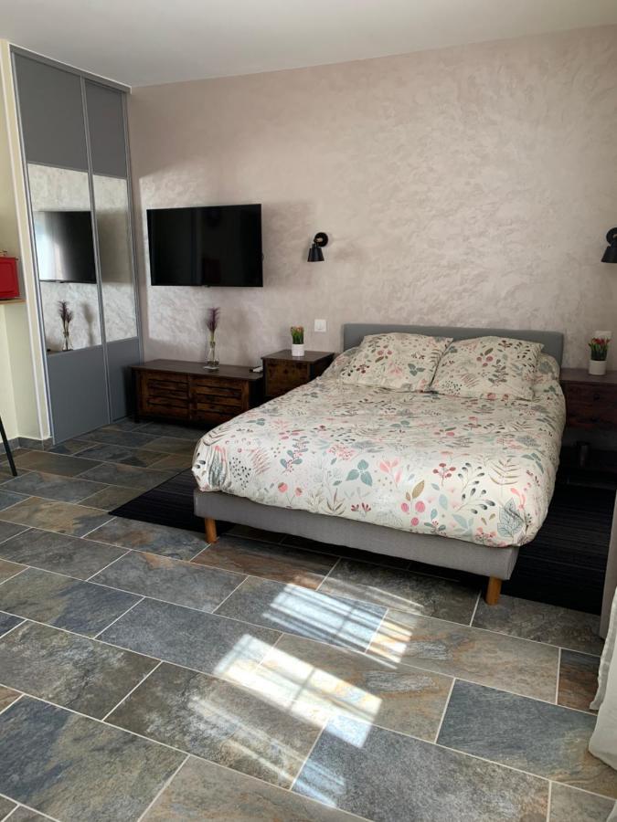 Studio Independant Avec Piscine Et Jardin L'Abergement-Sainte-Colombe Ngoại thất bức ảnh